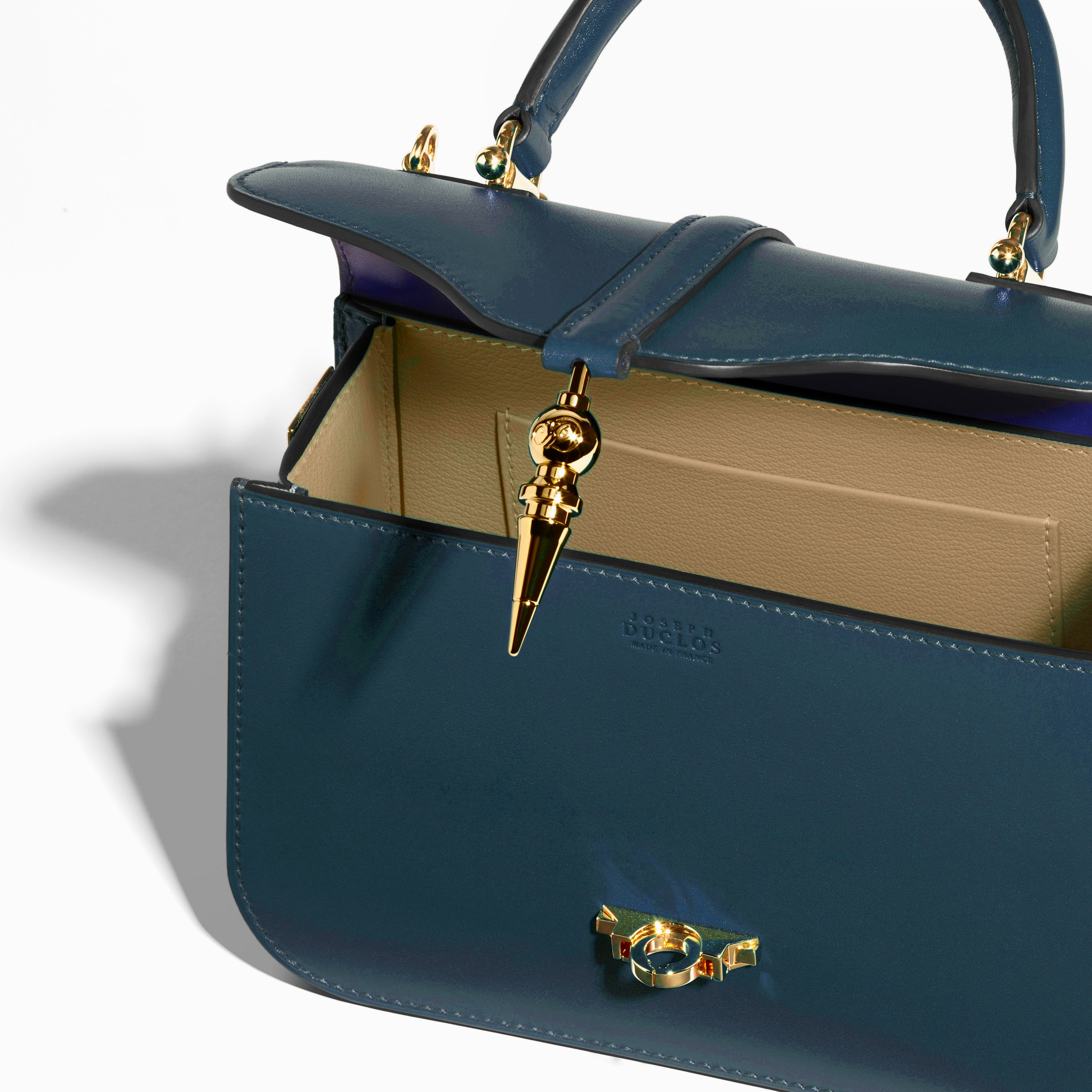 Diane L20 in Coquelicot Harmonie leather