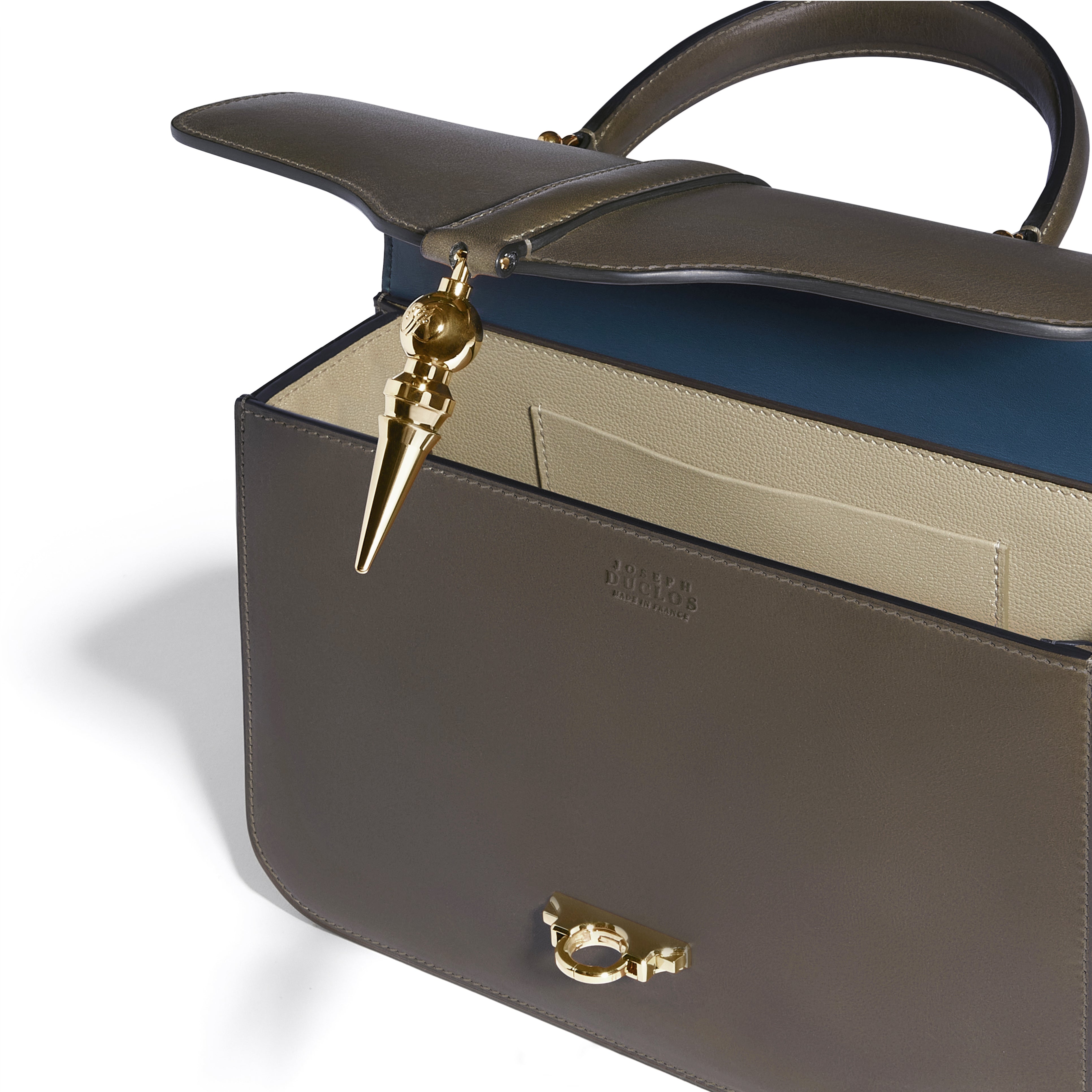 Diane L26 in Ardoise Héritage leather