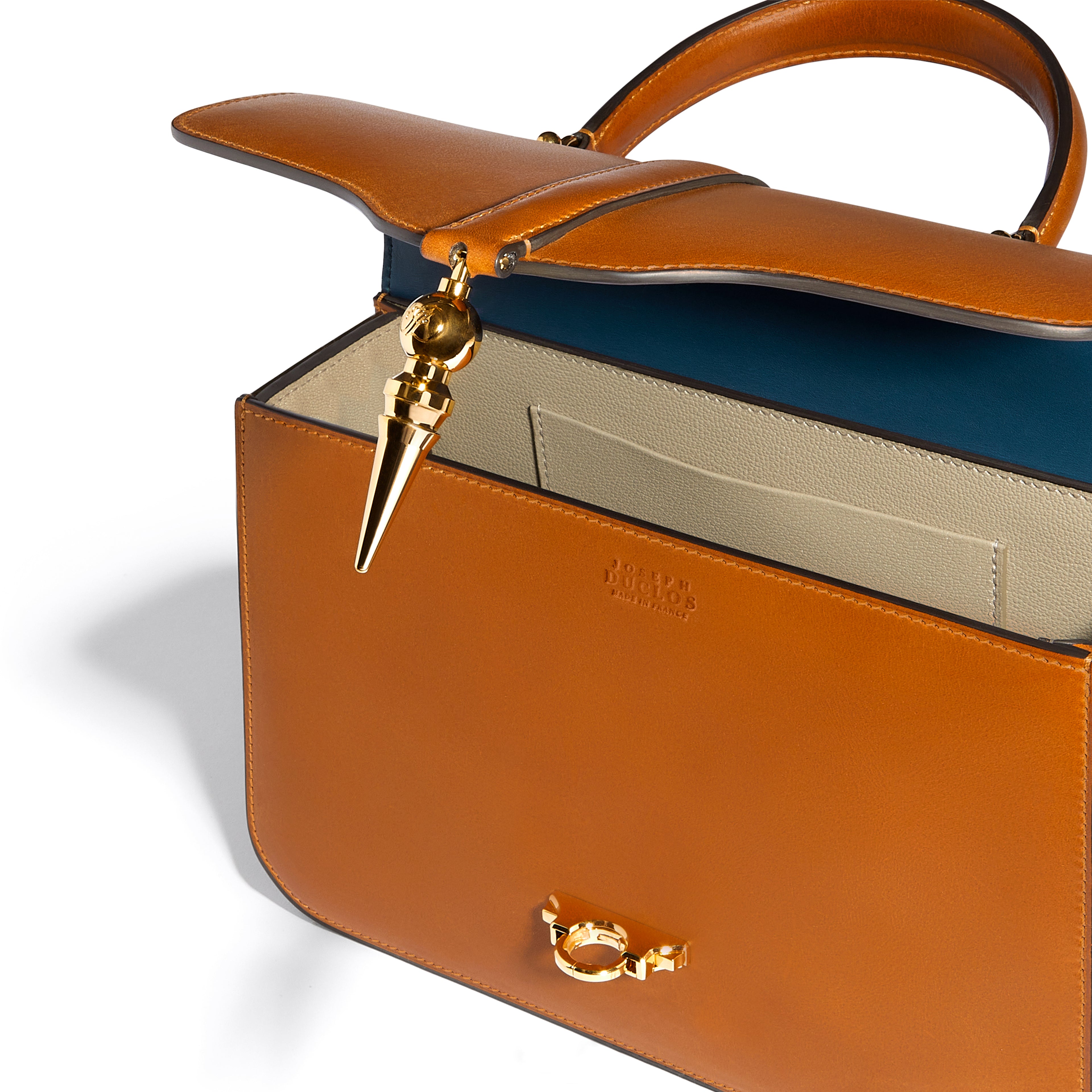 Diane L26 Heritage Châtaignier leather