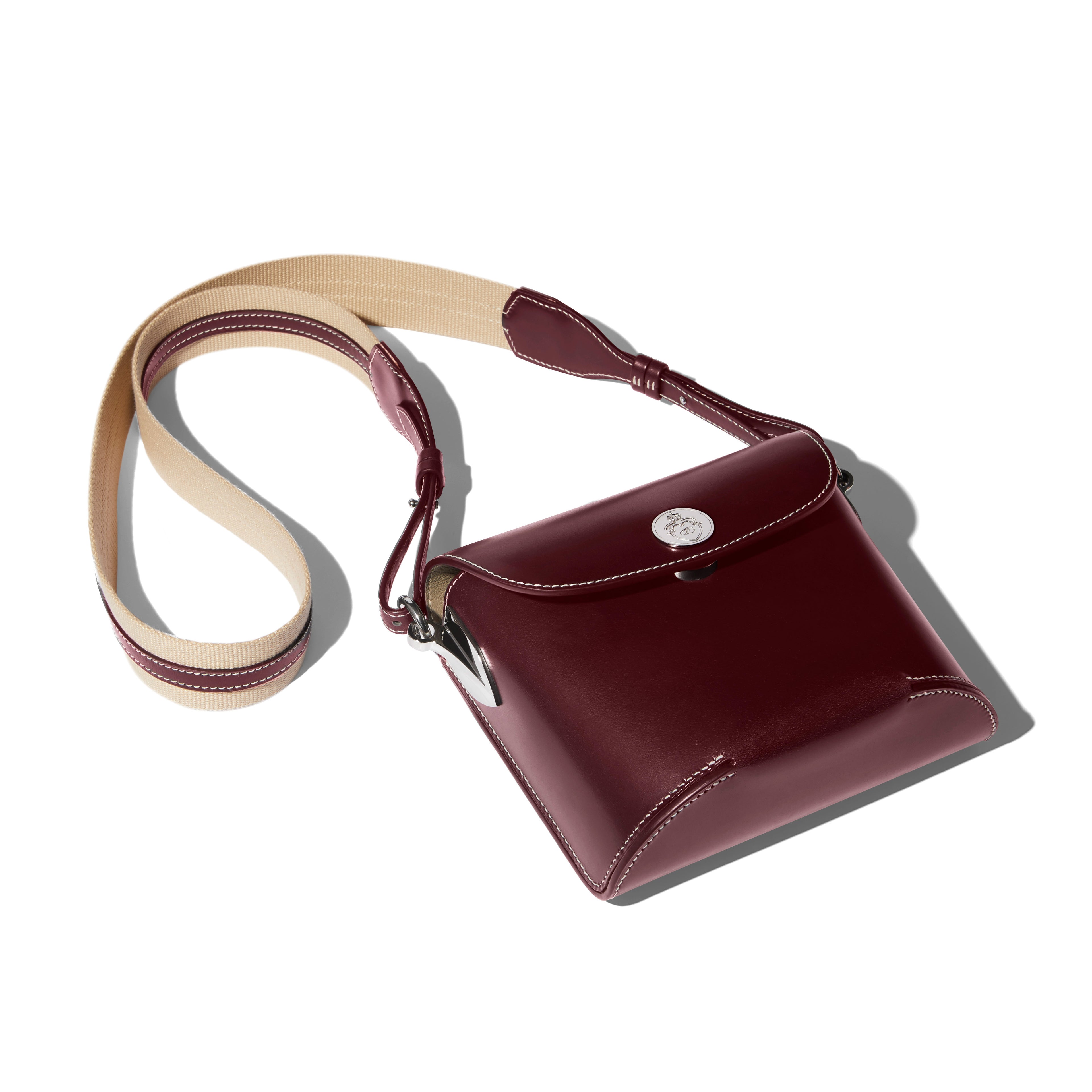 Saint-Clair Clutch in Aubergine Symphonie leather 