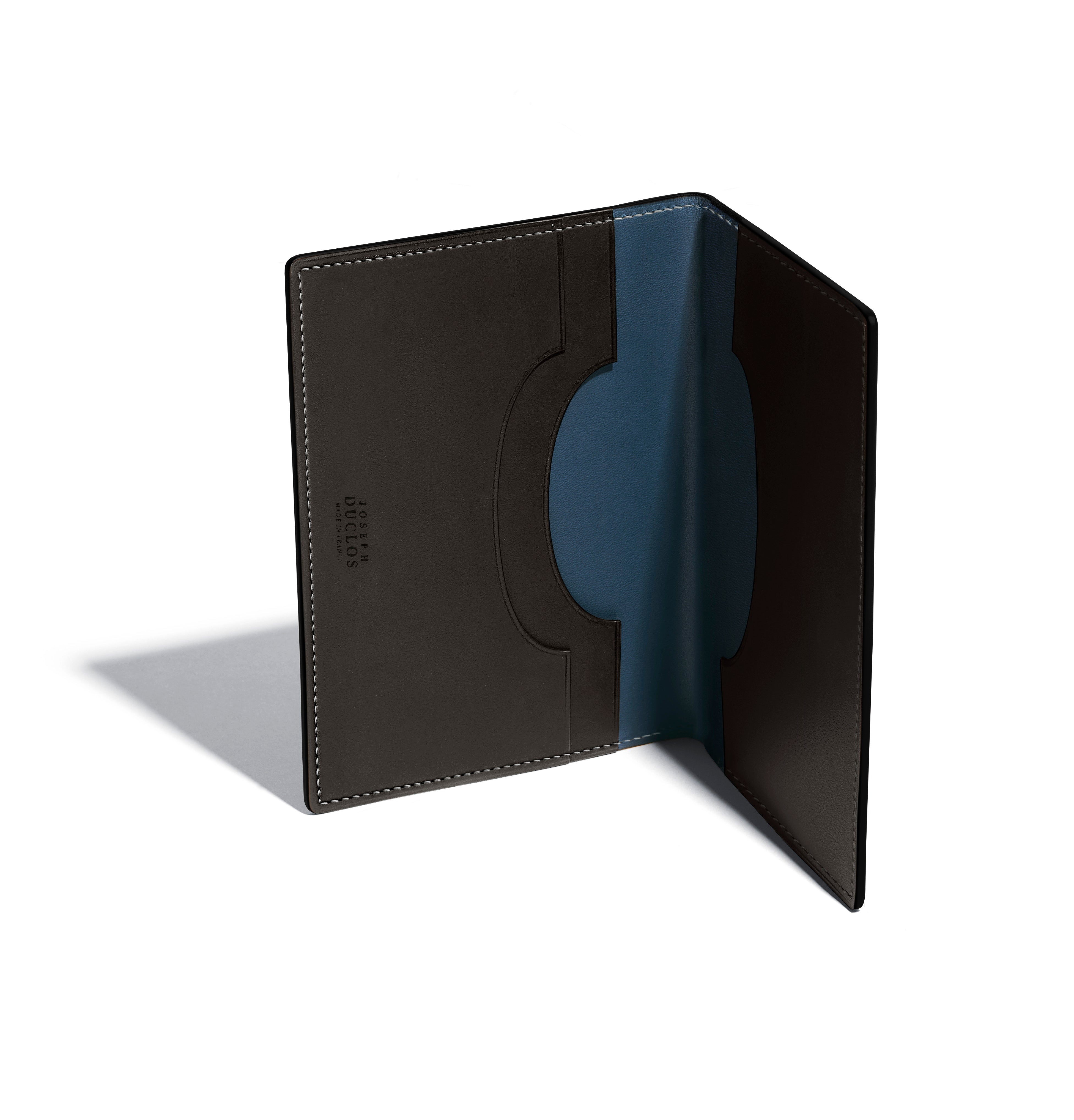 Lectoure Passport Holder