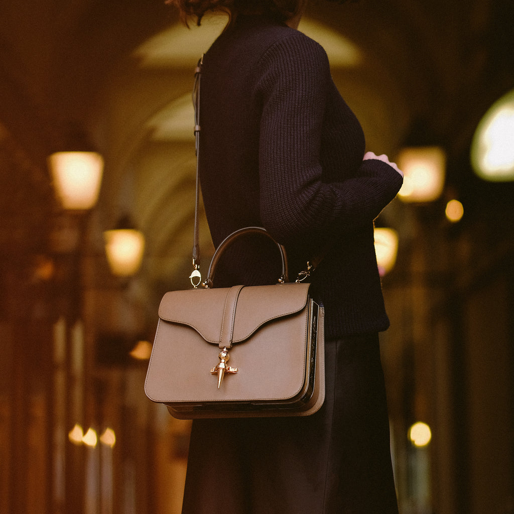 Diane L26 in Ardoise Héritage leather